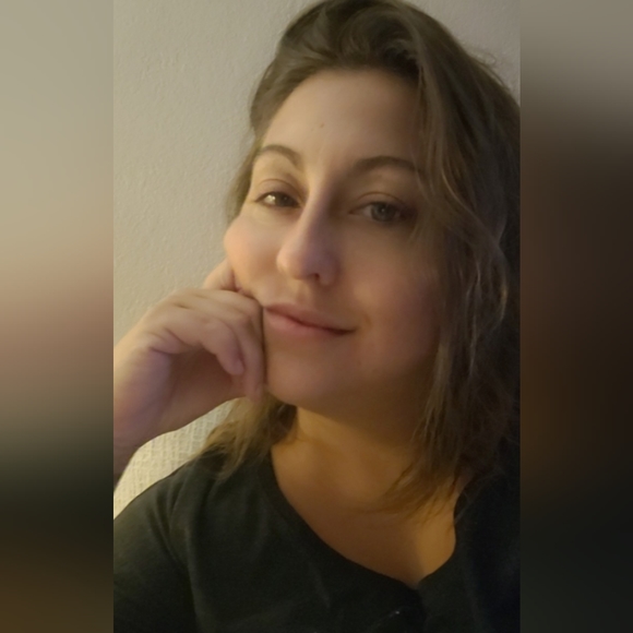 🌴Meet your Posher, Jaci 🌞 - Picture 4 of 5